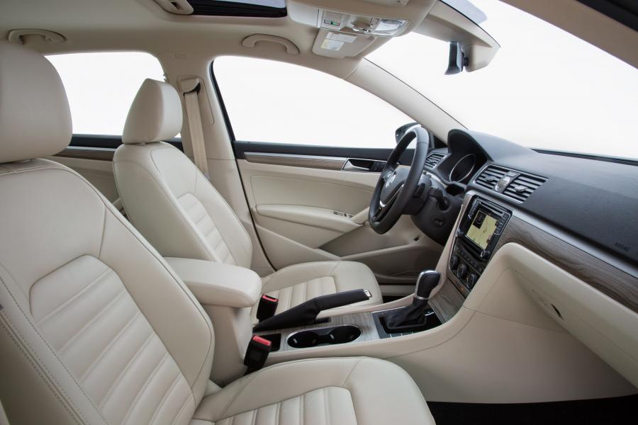  Volkswagen Passat V6 2016 года  (фото 21 из 30)